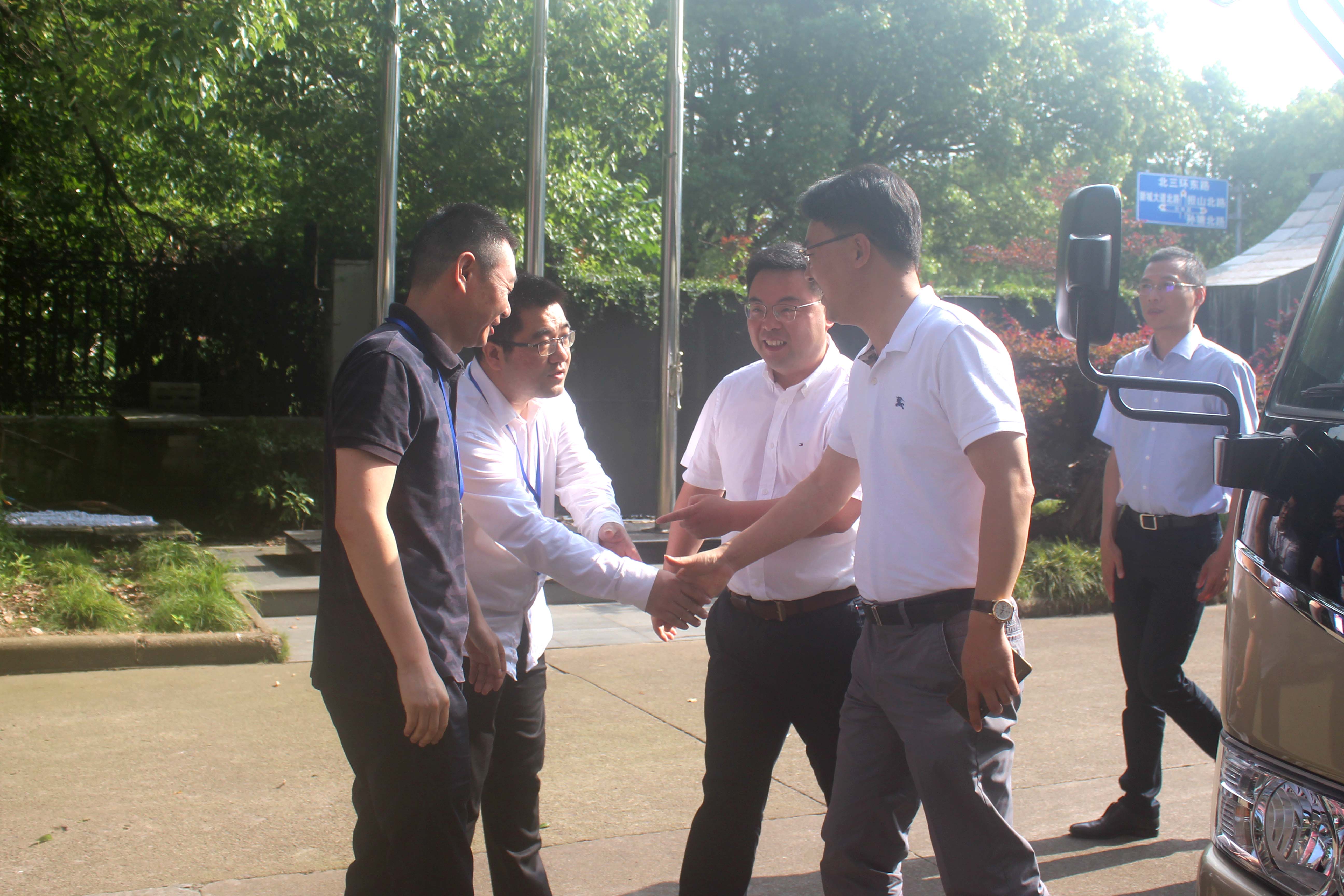 熱烈歡迎楊勇書記一行蒞臨浙創科技參觀調研